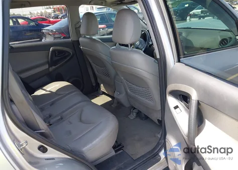 2011 Toyota Rav4 Limited V6 z USA, uszkodzony, nr VIN 2T3DK4DV4BW042503